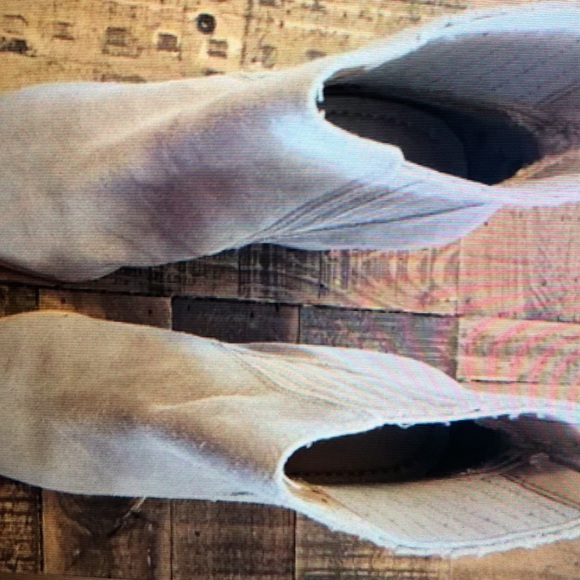 Kaanas Nosiola Pointy Elastic Booties size 7 - Picture 3 of 5